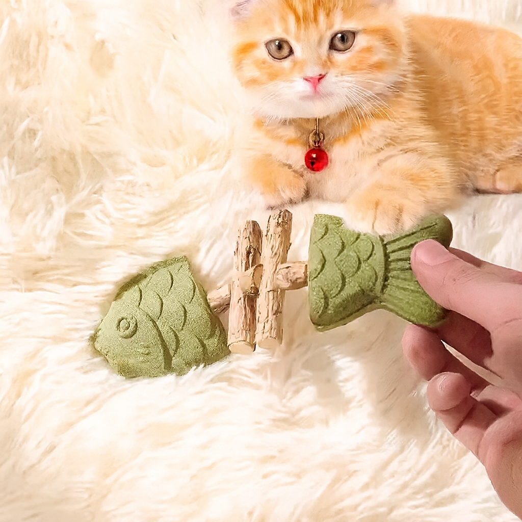 Catnip Fishbone Toy – Silvervine Chew Stick for Cats, Durable Bite-Resistant Teaser & Self-Play Toy